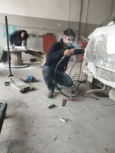 40 yıllık tecrübeli kaporta ustası çalışma anı